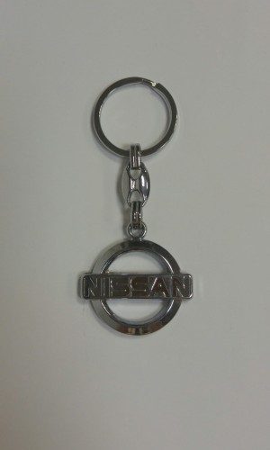Brelok nissan metalowy.jpg
